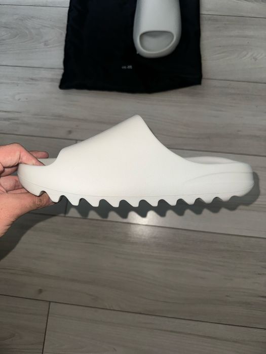 Klapki Yeezy Slide