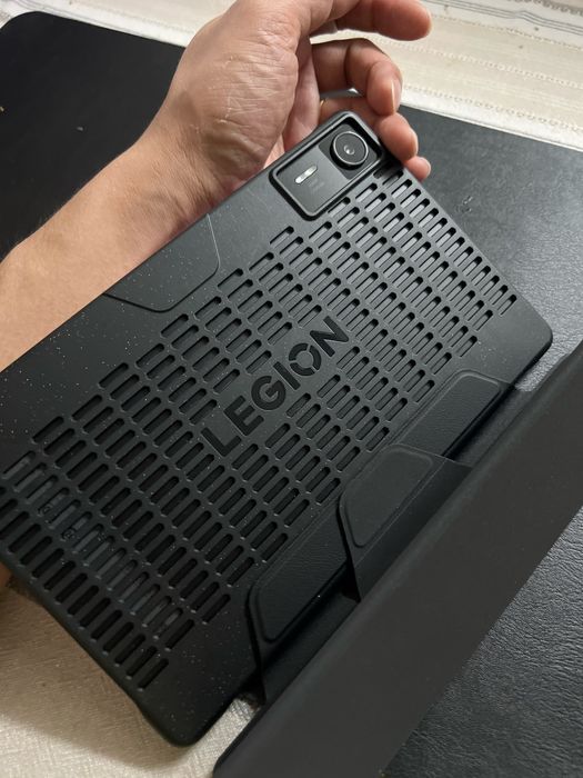 Lenovo LEGION Gen4 8.8" 3K (TB322FC) 16/512 Гб