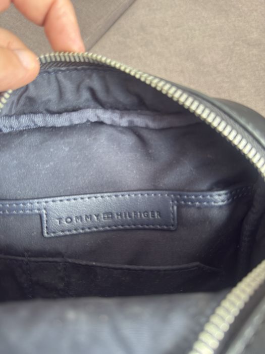 Bolsa TiraColo Tommy Hilfiger Semi-Nova