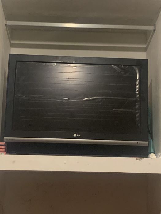 Televisao lg em bom estado a funcionar bem