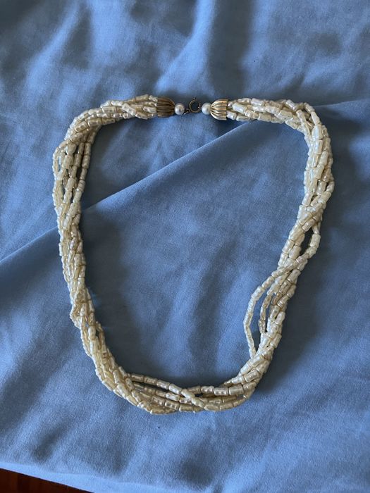 Colares correntes e gargantilha lindos e novos