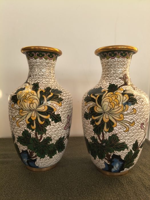 Par de jarras em cloisonné