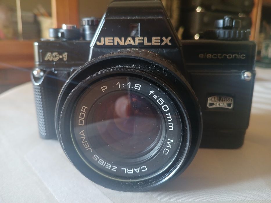 Máquina fotográfica Jenaflex Prakticar