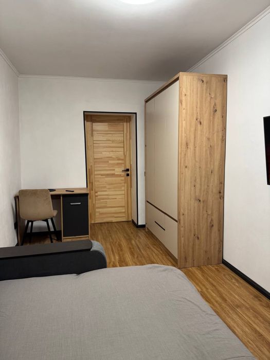 Квартира Подобово , Погодинно. Біля авто-жд вокз. 10 хвилин до Центру