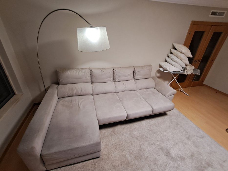 Sofá com chaise Longue