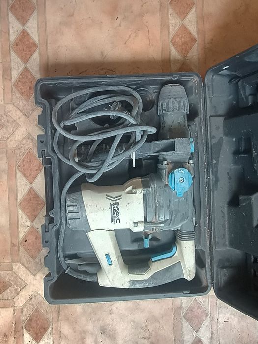 Młot mccalister 1500 w 5.5j