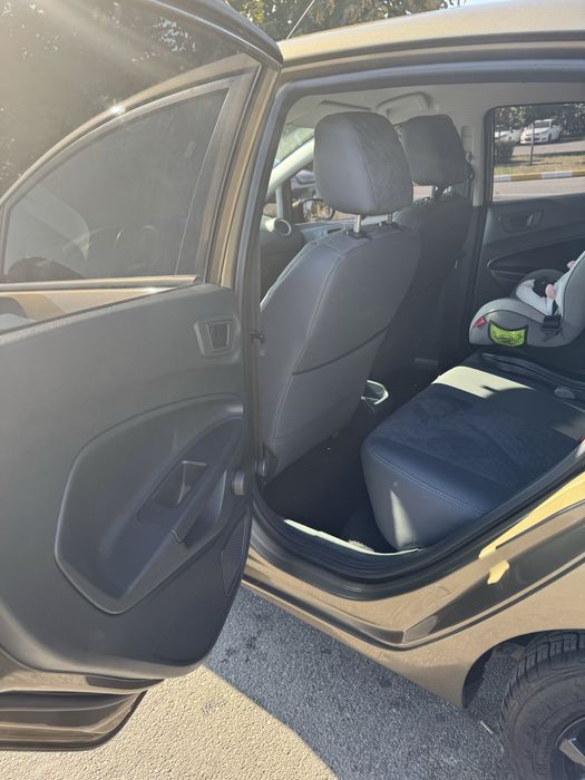 Ford Fiesta 2012 1.4 бензин автомат