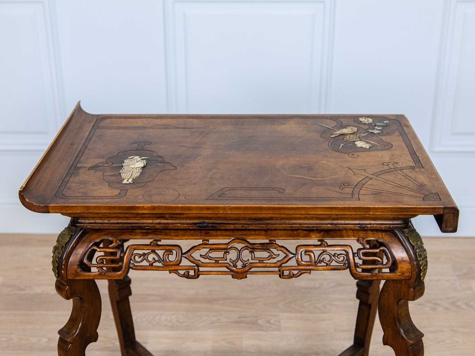 Антикварні столики у стилі Віардо