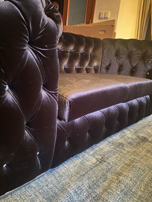 Conjunto 2 Sofás Chesterfield em Veludo Preto – Luxo e Elegância