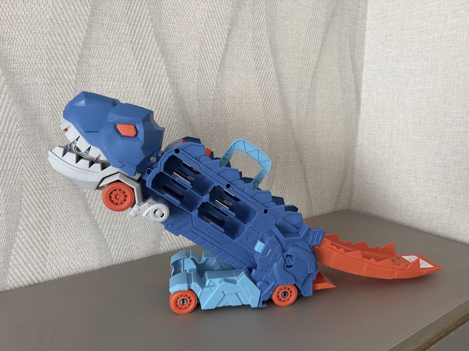 Динозавр-трансформер T-Rex