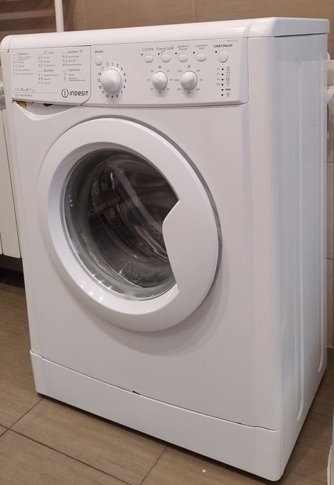 Pralka Indesit wąska