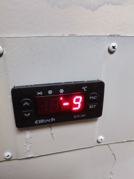 Морозильна камера потужна 1000літ2.10х80х80