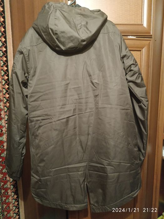 продам демисезонные куртку мужскую