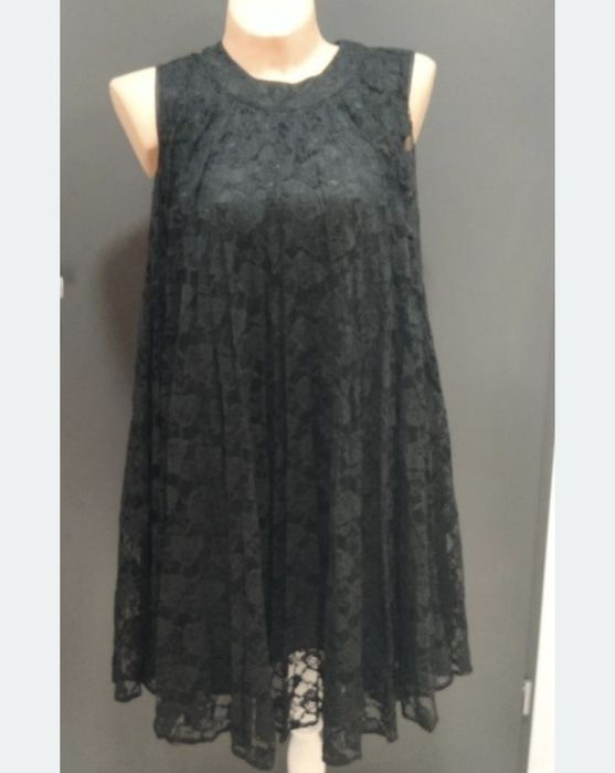 Czarna , koronkowa sukienka, rozmiar 42