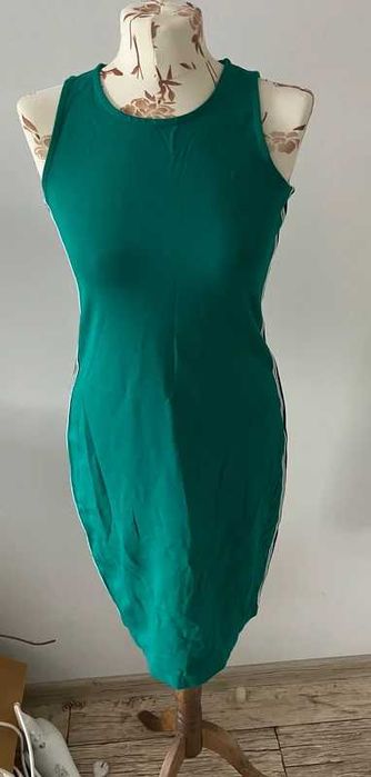 Zielona sportowa sukienka 4F, z lampasami