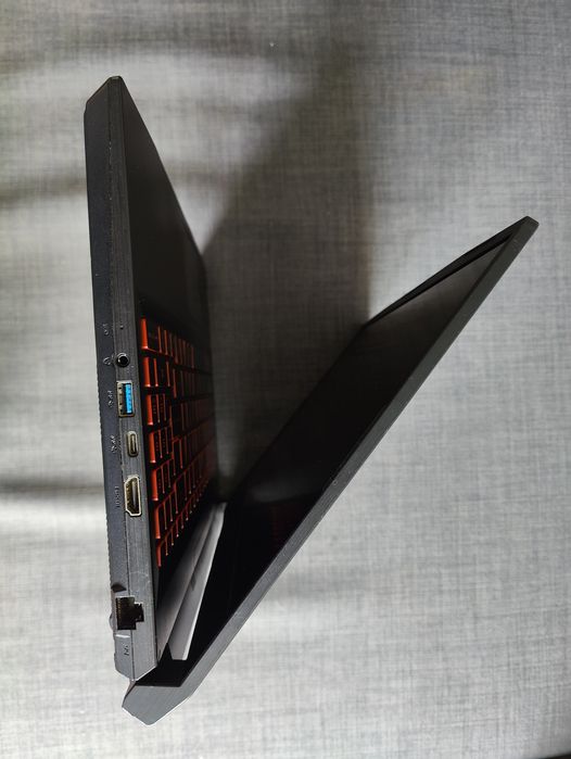 MSI Katana GF66 11UC 15,6" i5-11400H RTX 3050 8 Гб DDR4 512 Гб SSD