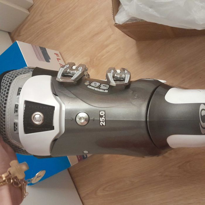 Botas de ski Salomon, nunca usadas (tamanho 38)