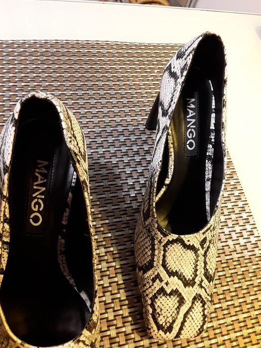 Sapato novo da mango nr/39