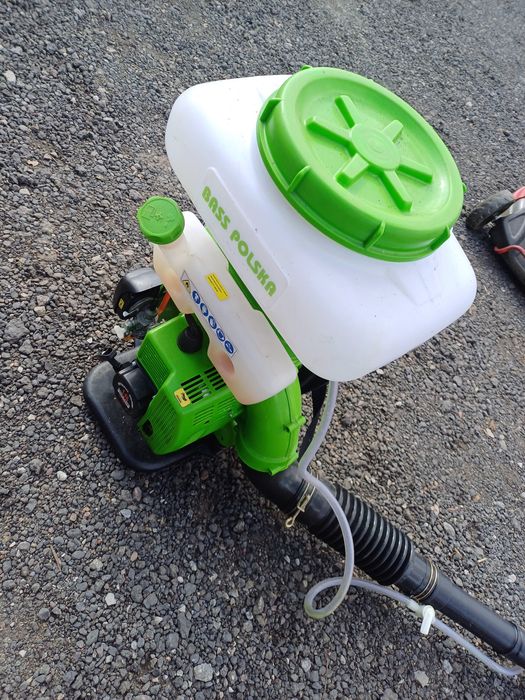 Opriskiwacz spalinowy