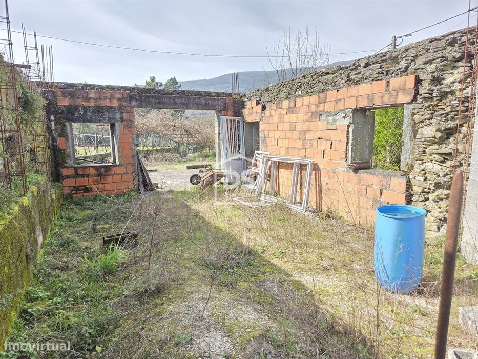 Moradia T1 Venda em Moura Morta e Vinhós,Peso da Régua — Vila Marim, Vila Real