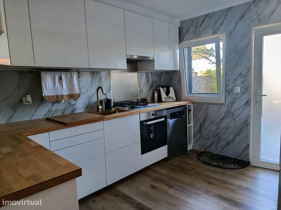 Moradia T2 +2 com piscina aquecida em Samora Correia