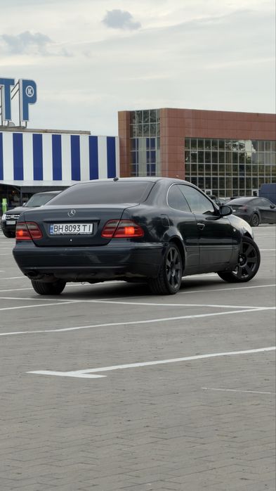 Mercedes-Benz CLK 320 Автомат 3.2 газ бенз