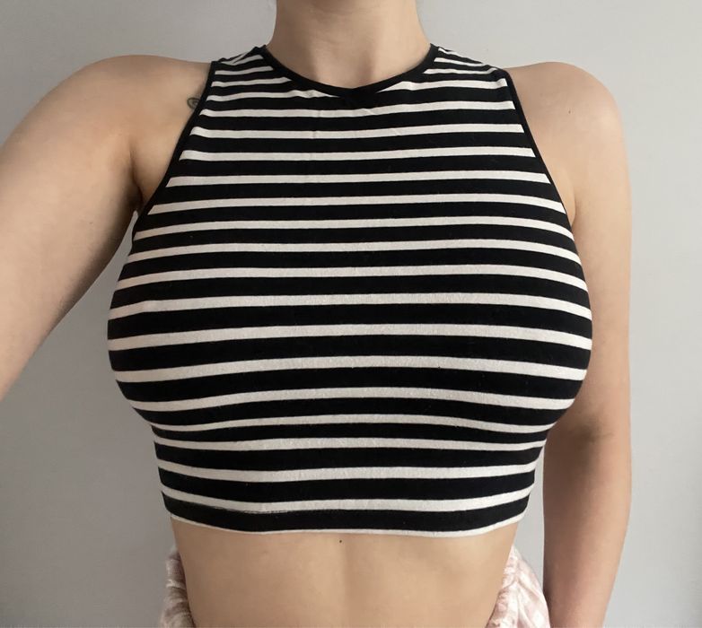Top w czarno biale paski