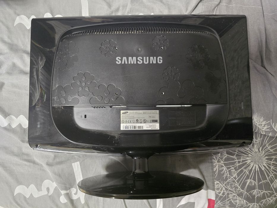 Монитор Samsung SyncMaster 2233