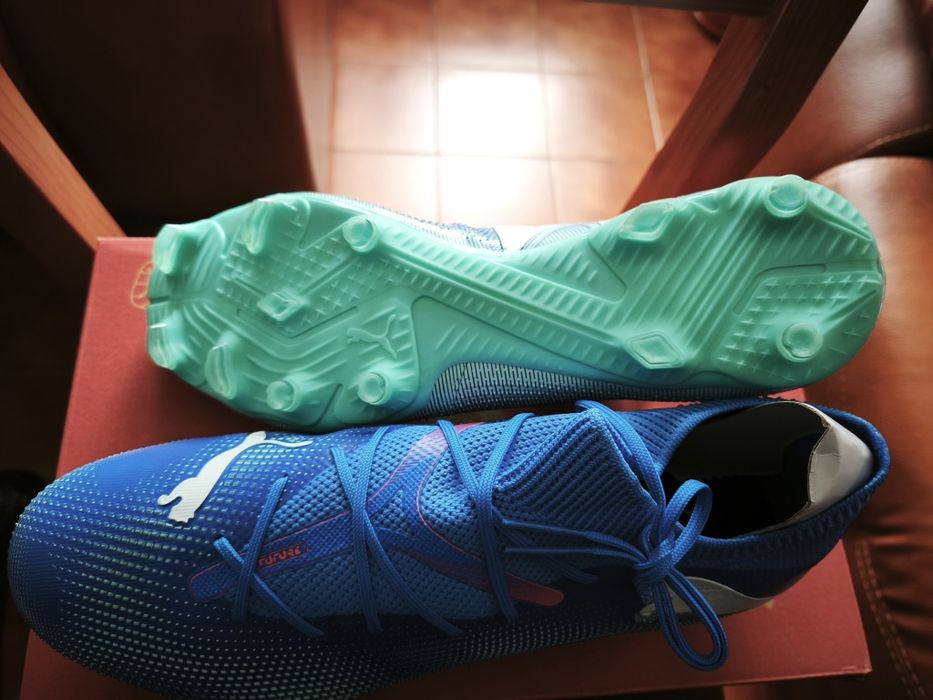 Chuteiras novas com caixa da Puma tamanho 44