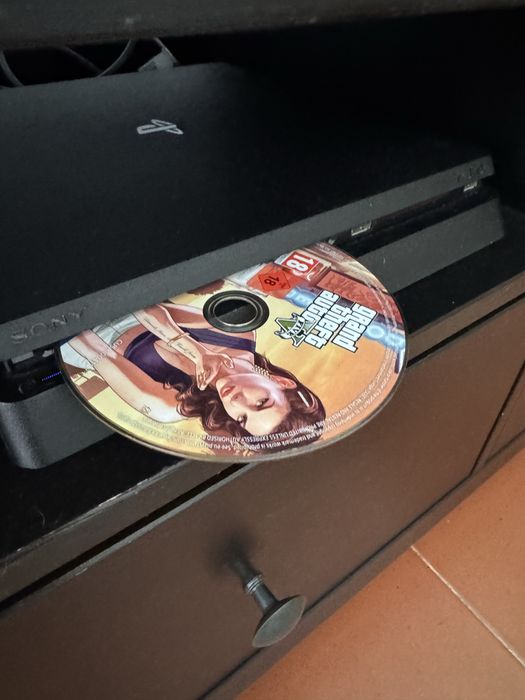 PlayStation 4 500GB