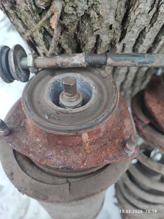 Передні стойки ВАЗ 2109