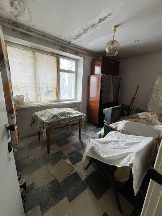 Продам 3-кімнатну квартиру під ремонт