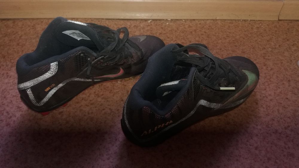 Бутсы Nike для американского футбола или регби