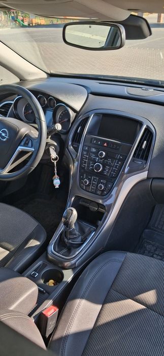 Opel Astra J Combi