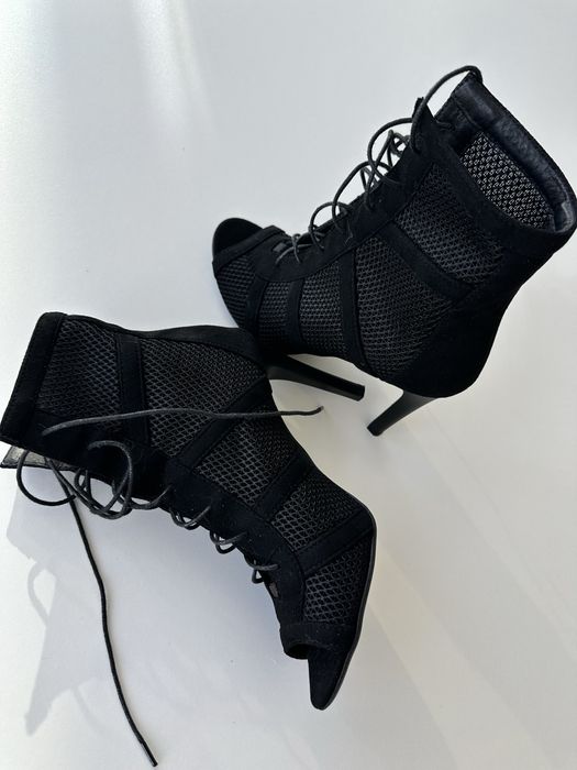 Взуття для High Heels. Розмір 39. НЕ КИТАЙ! Дуже якісне.