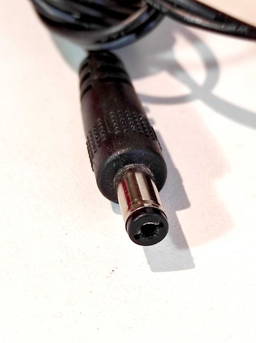 Блок живлення: 12в 3,5А  та  12в 0,5А