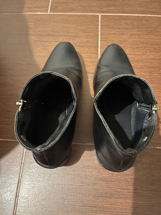 Botas senhora em pele quentinhas em ótimas condições usados