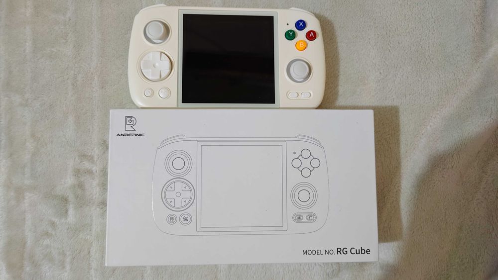 Consola Anbernic RG Cube (Novo)