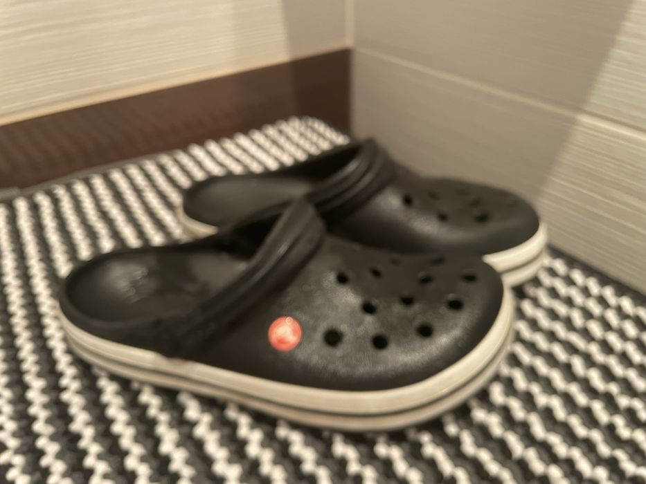 Crocs klapki czarne 40