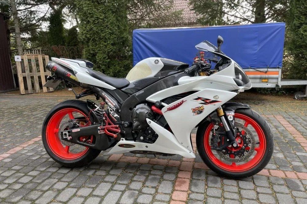 Пригон  yamaha r1 RN 19