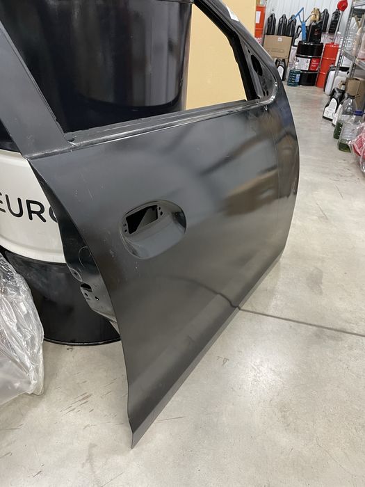 Двері на Рено Дастер 2