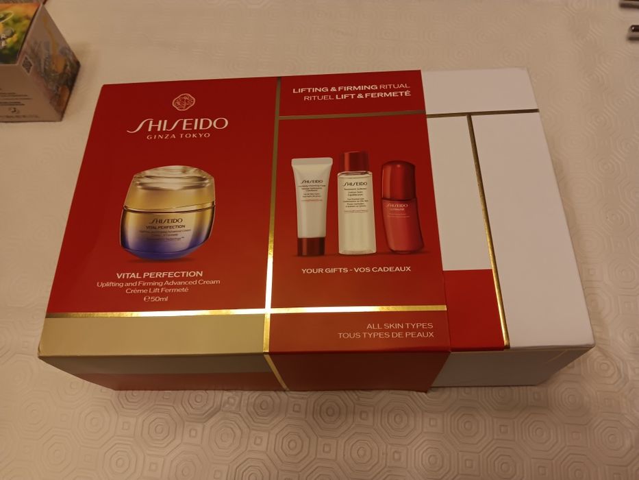 Cofret Shisheido muito completo