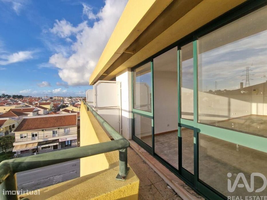 Escritório em Quinta do Conde de 26,00 m2