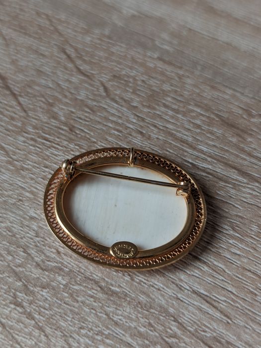 Антикварная коллекционная брошь Парусник позолота кость