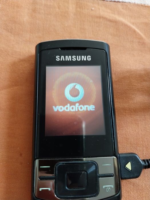 Vários Telemóveis antigos uns avariados outros a funcionar