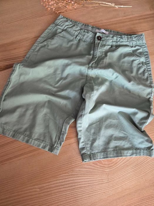 Krótkie spodenki Reserved r.152 chlopiec