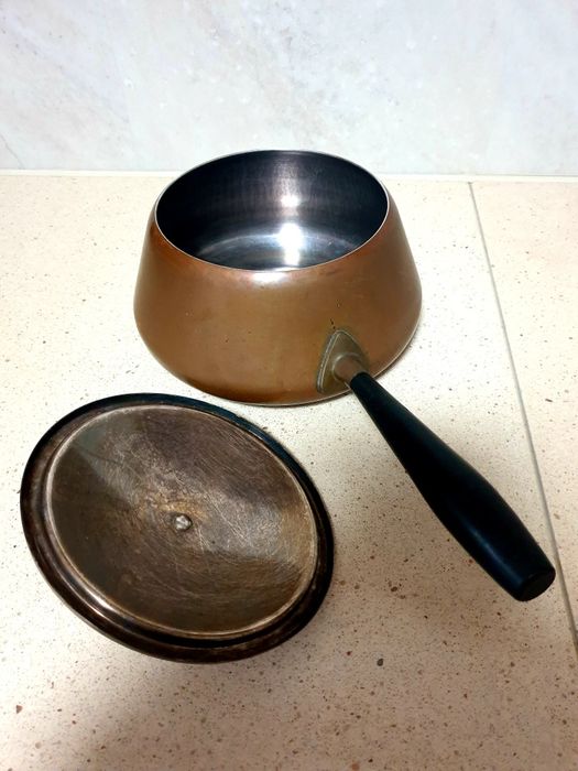 Antiga floreira e panela de fondue suíça em cobre