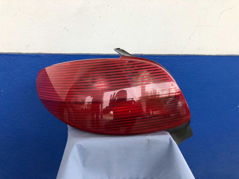 Farol Trás Esquerdo Peugeot  206