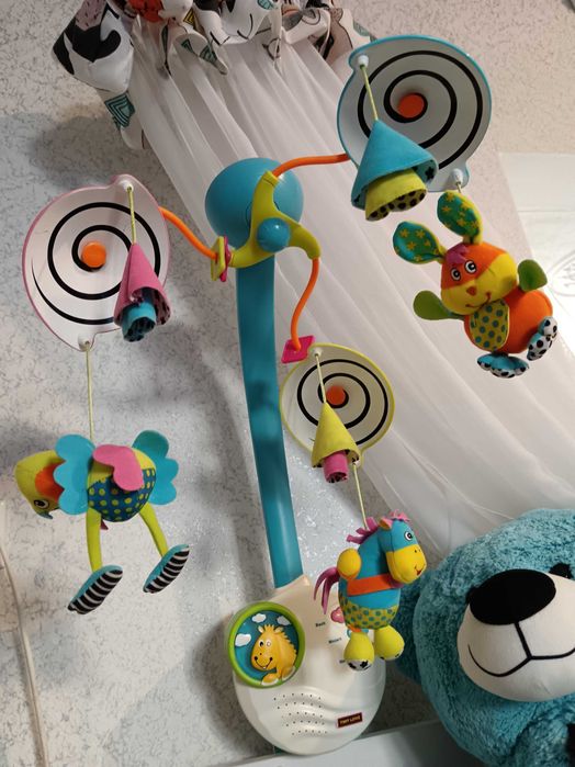 Мобиль для детской кроватки