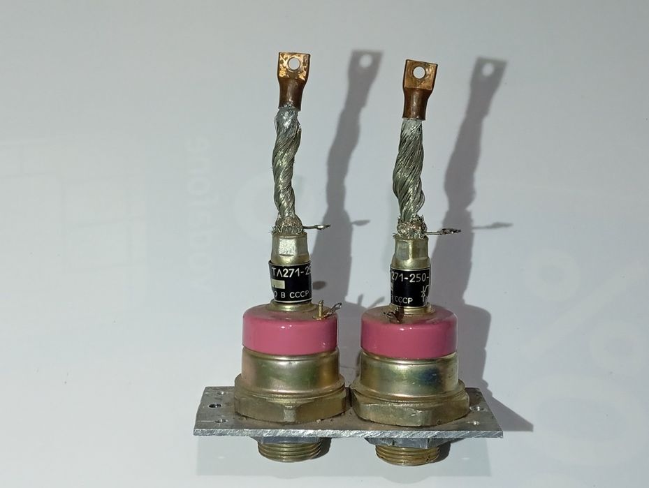 Тиристоры лавинные ТЛ271-250